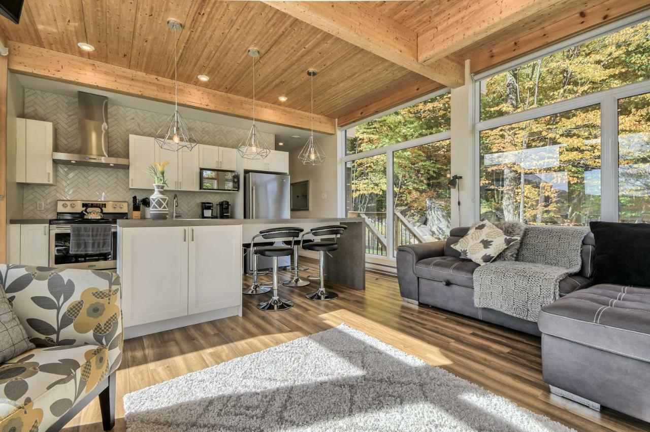 Modern Chalet With Mountain And Lake View By Reserver.Ca Sainte-Adèle Eksteriør billede